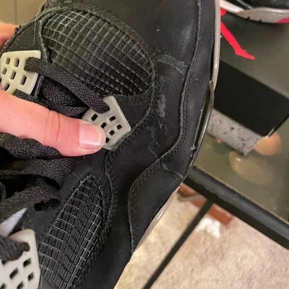 Jordan 4 Retro Bred (2012) Size 13 - Picture 4 of 11